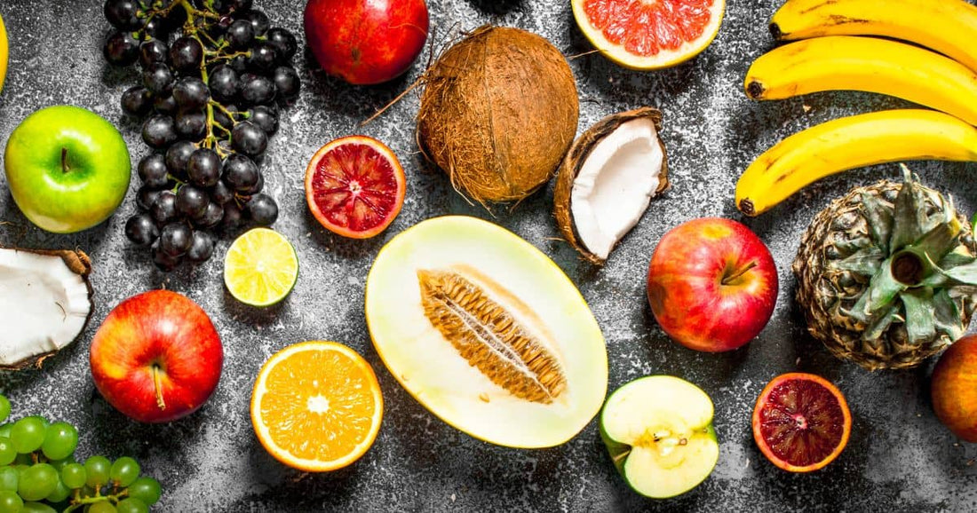Bunte Auswahl an Früchten zum Abnehmen und Genießen