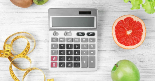 Kalorienzählen mit Rechner und Obst zur Gewichtsreduktion